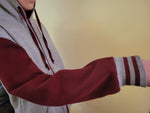 A.HOODIE SANS FERMETURE COULEUR    GRIS/ BOURGOGNE        AVEC LOGO